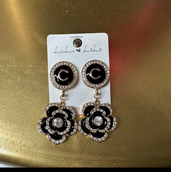 Luxury Camellia Flower Drop Earrings - Picture 1 of 8